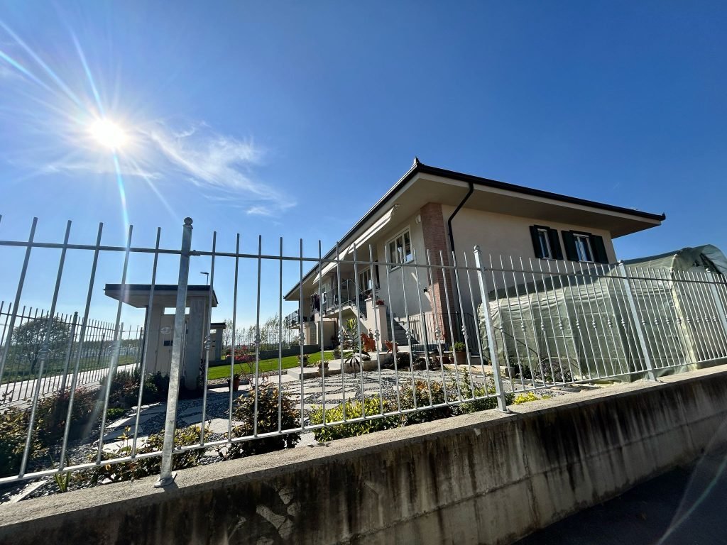 0ad78cf7-e740-44e4-9718-4ab203add14e